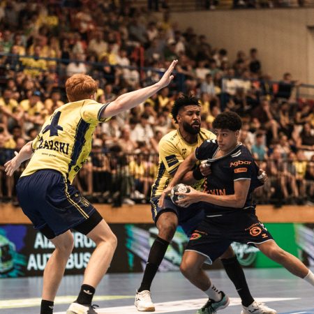 ¡Fis, el Héroe Inesperado de Artaleku! Doble Jugada que Sella la Victoria y Desata la Euforia en el Balonmano Español