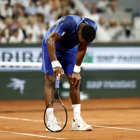 El adiós de un showman: Monfils se despide de Roland Garros entre ovaciones y un último alarde de su magia