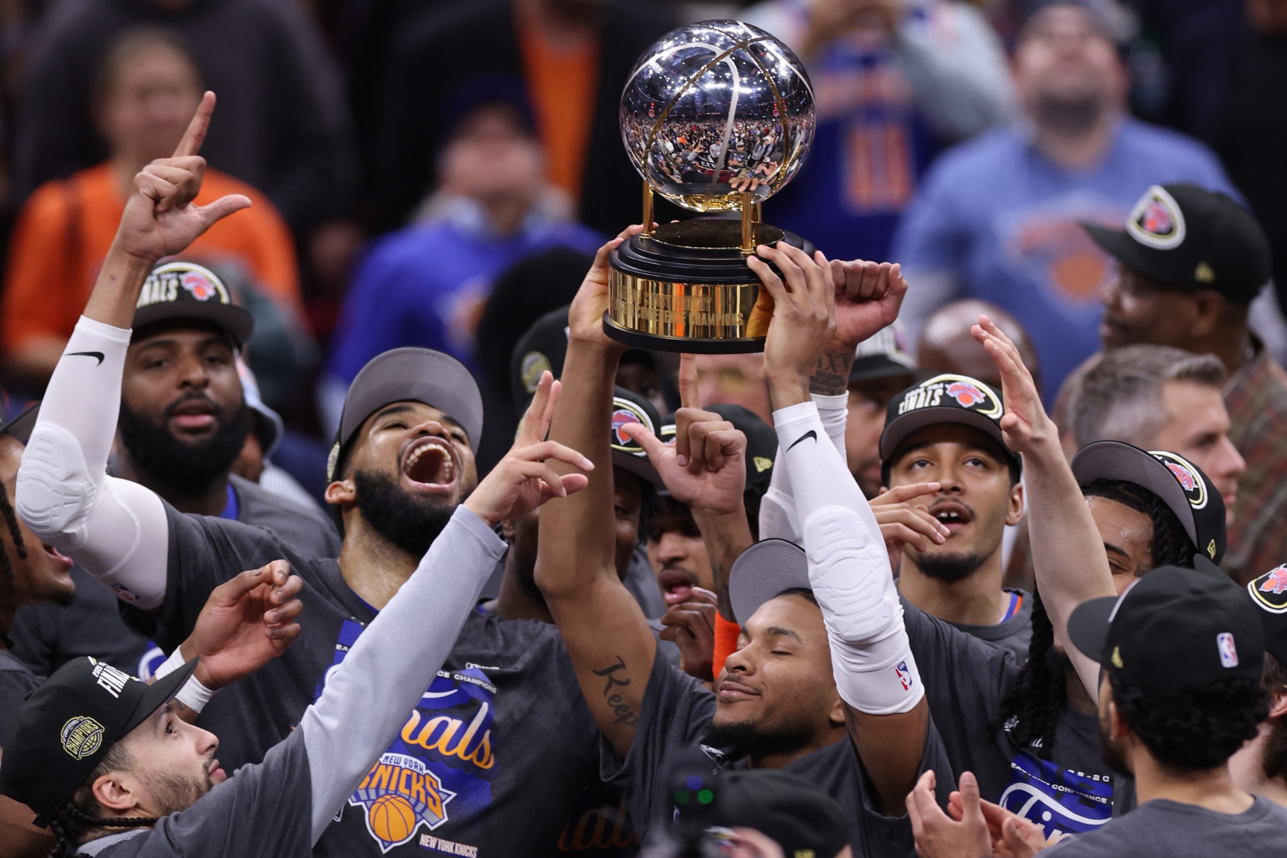 ¡Knicks en la Cima! La Gran Manzana Vuelve a Soñar con el Anillo Tras 27 Años de Espera