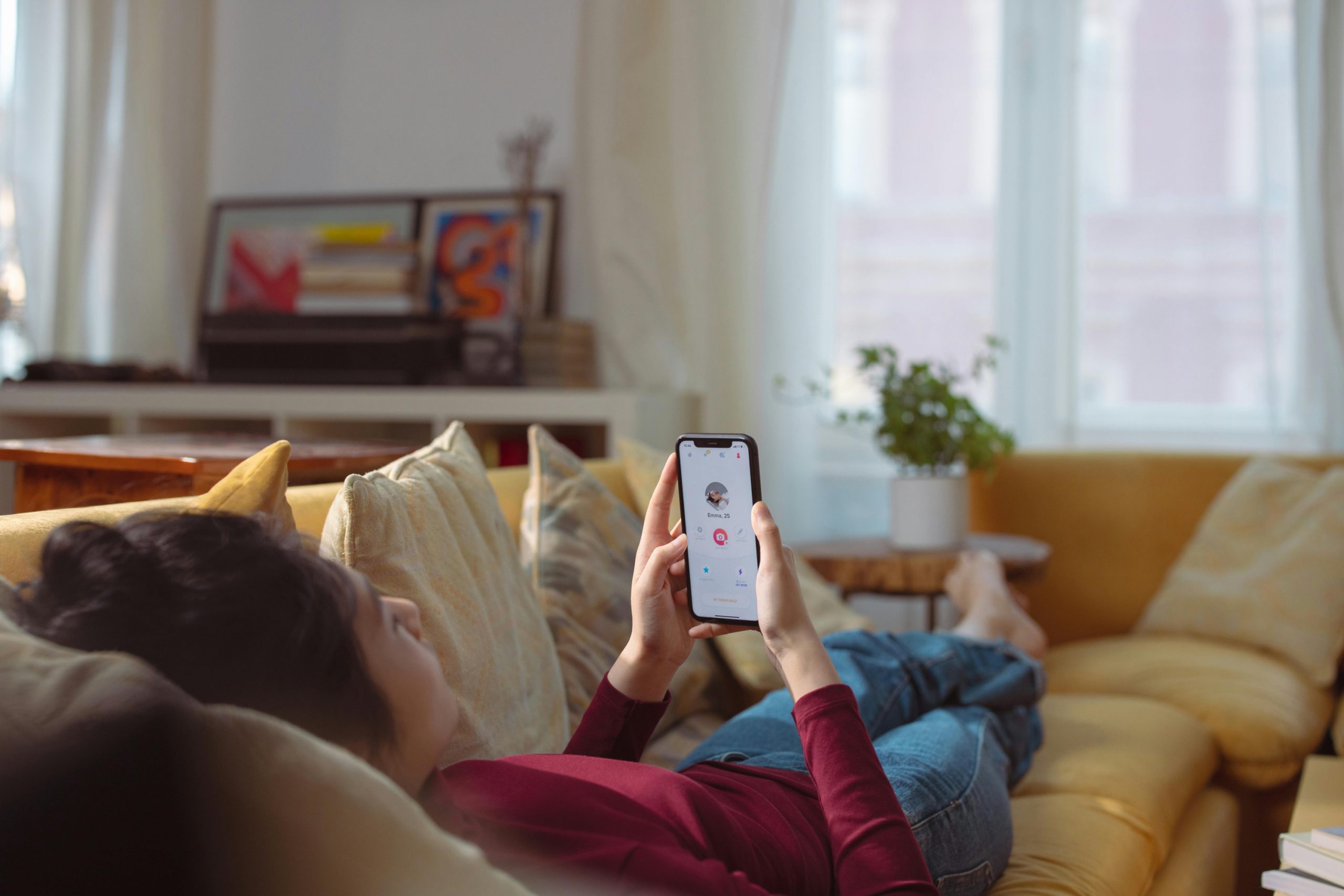 ¡Revolución Digital Frenada! Jóvenes Europeos Ganan Sueño y Paz Mental al Desconectar del Móvil
