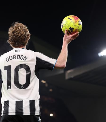 ¡Bombazo en Can Barça! Gordon Aterriza en Barcelona: ¿El Nuevo Ídolo de la Delantera?