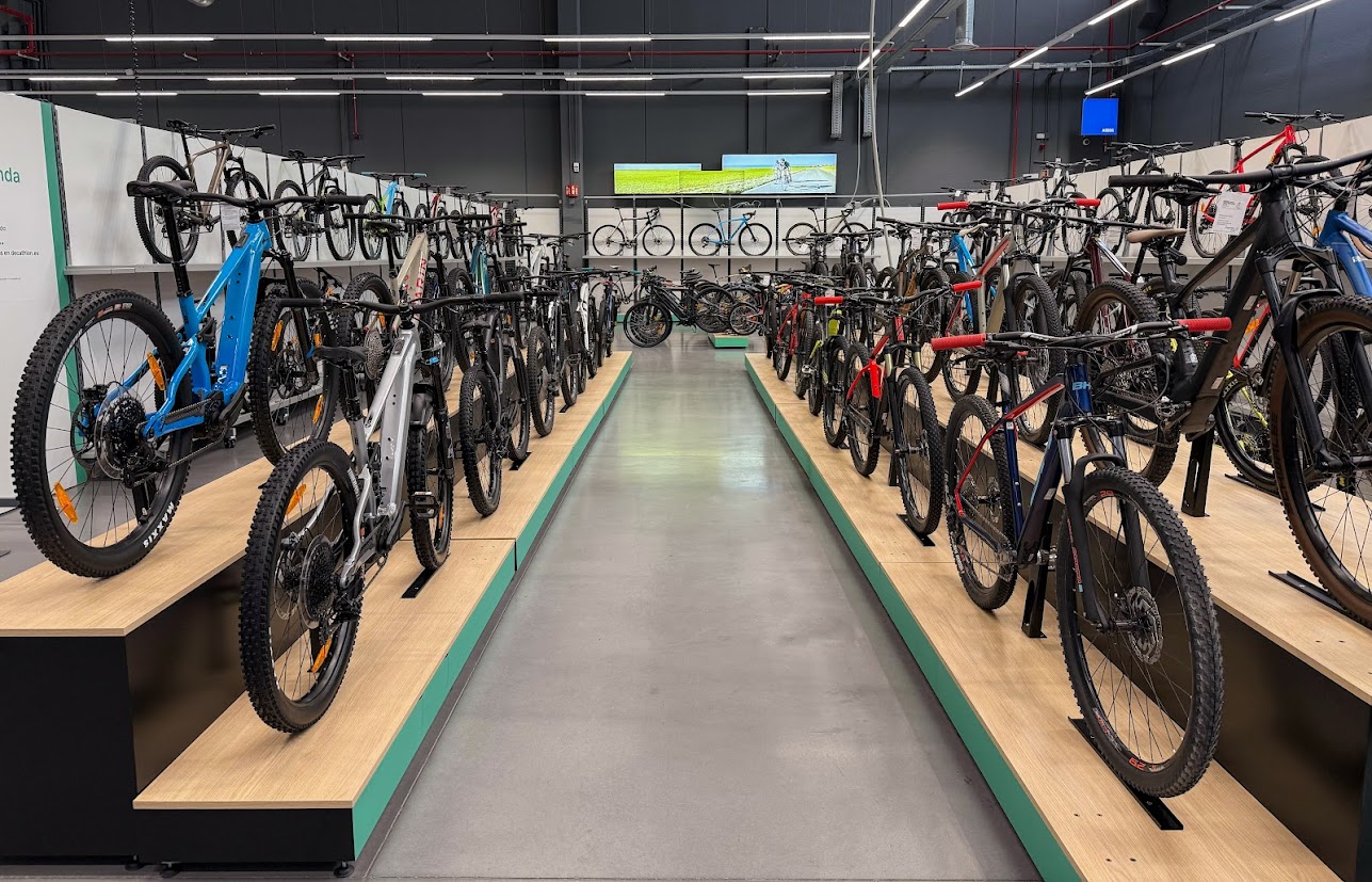 Decathlon Revoluciona el Ciclismo: La Segunda Mano Se Convierte en la Nueva Norma