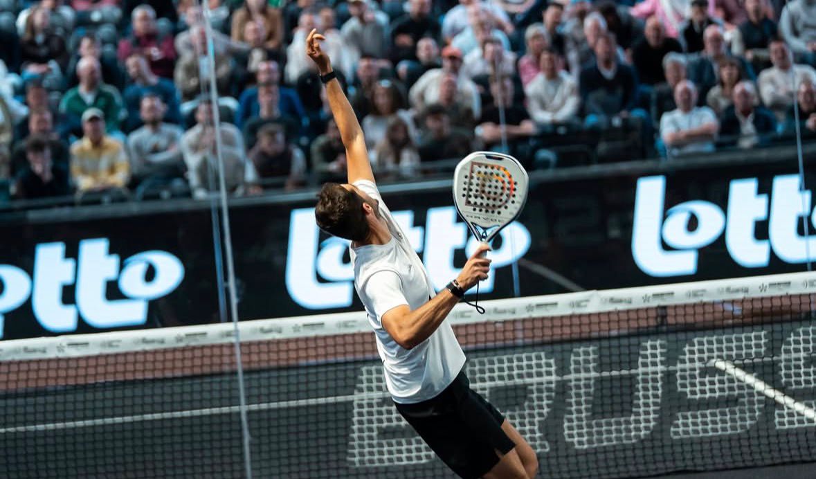 El Padel Vive su Era Dorada: Los Gigantes del Remate y el Debate que Conquista las Pistas