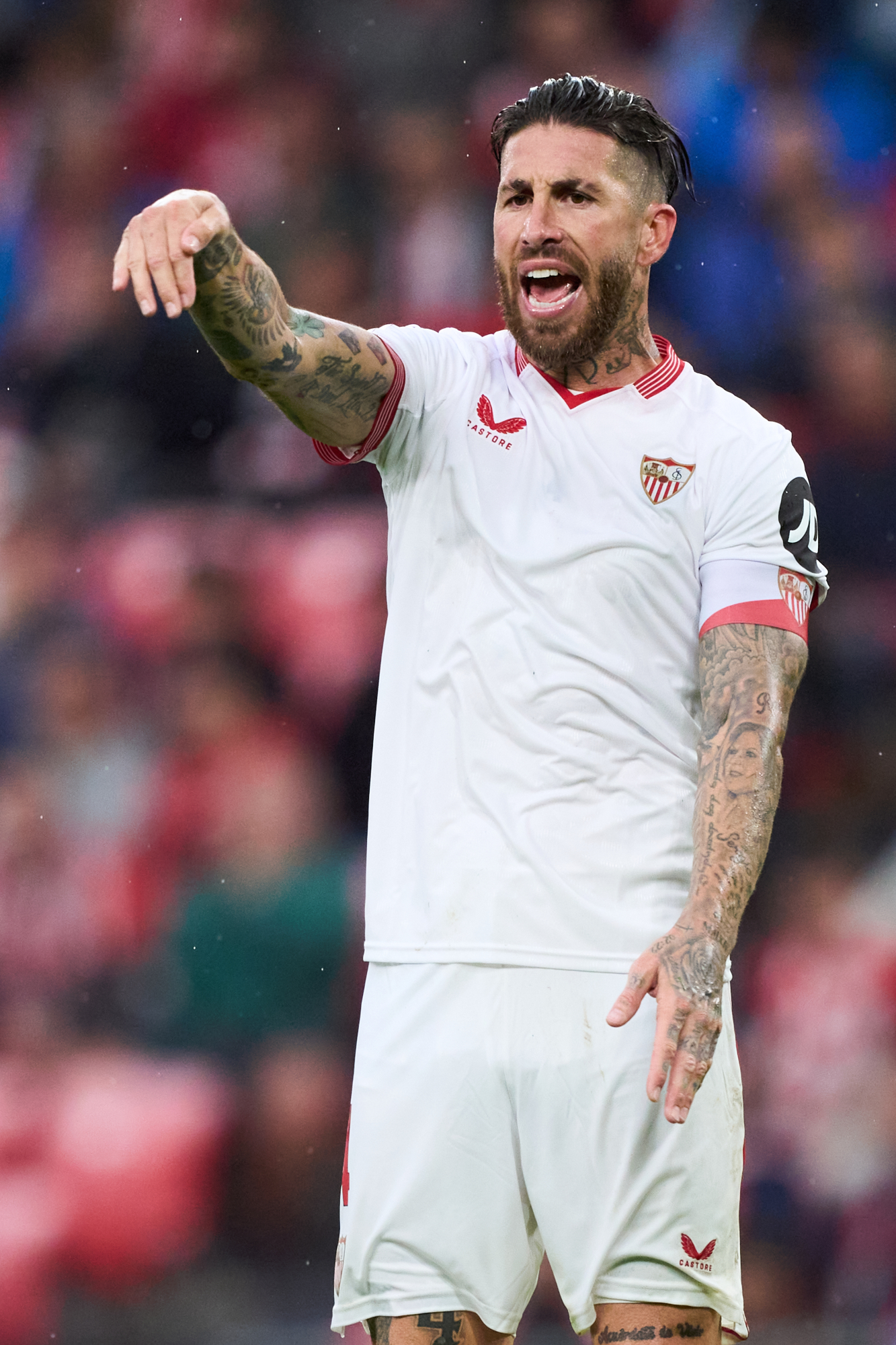 Ramos Desata la Tormenta: ¿Adiós al Sevilla o Nueva Táctica de Negociación?
