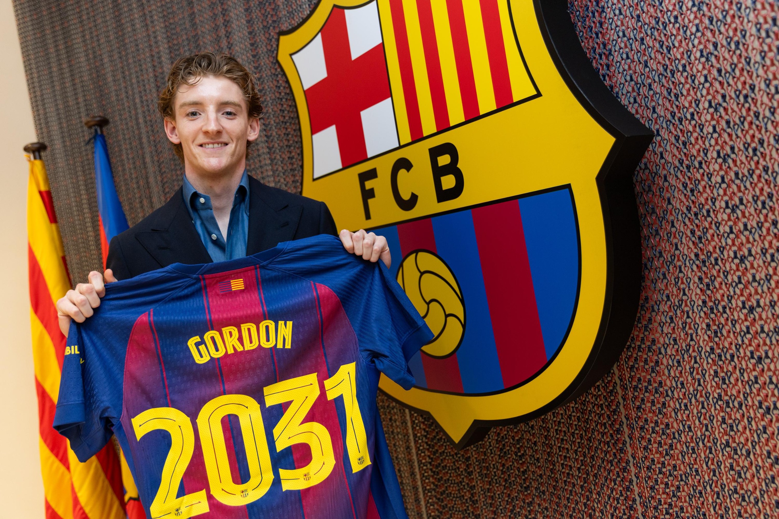 El 'Inglés que Habla Blaugrana': Gordon Conquista Barcelona con Castellano y Talento