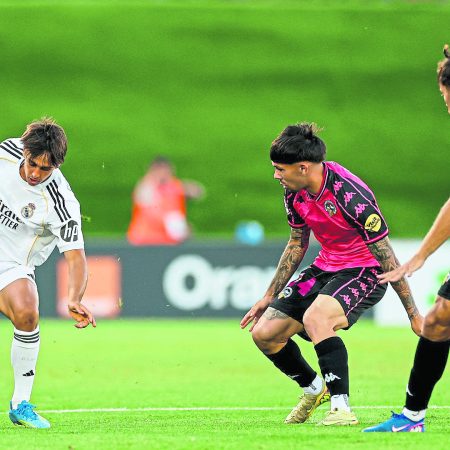 Castilla da un golpe sobre la mesa: dos goles y ventaja en la semifinal del playoff