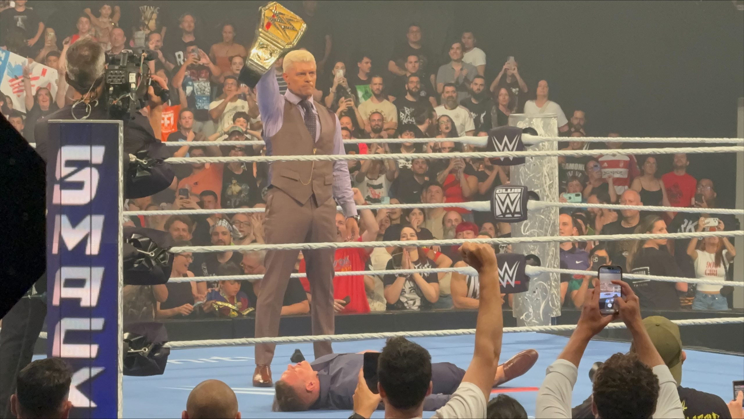 Badalona Vibra: La WWE Deslumbra en su Regreso a España con un Espectáculo Inolvidable
