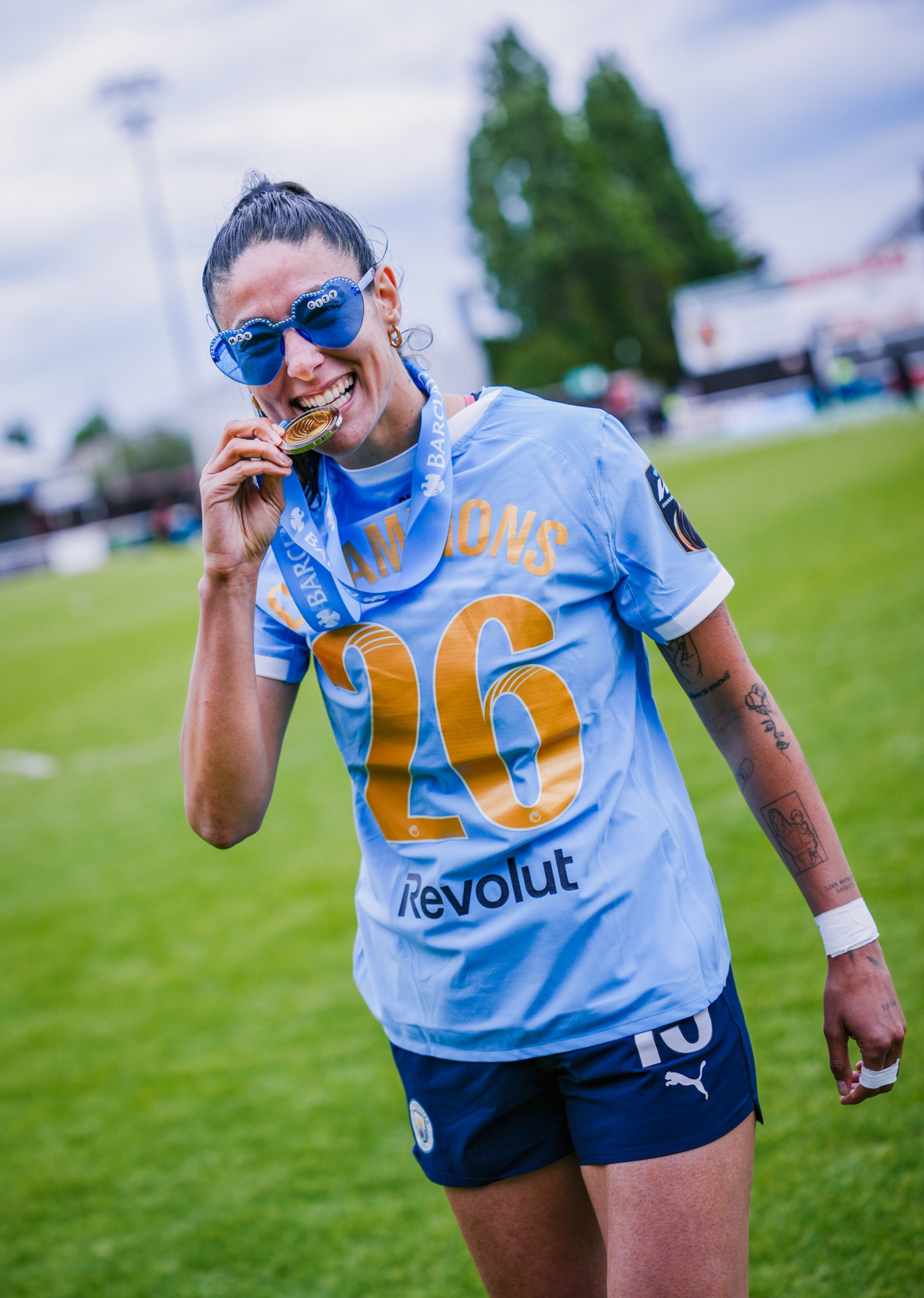¡Adiós, Leila! La Campeona de la WSL Emprende un Nuevo Rumbo Tras Cuatro Gloriosas Temporadas en Manchester