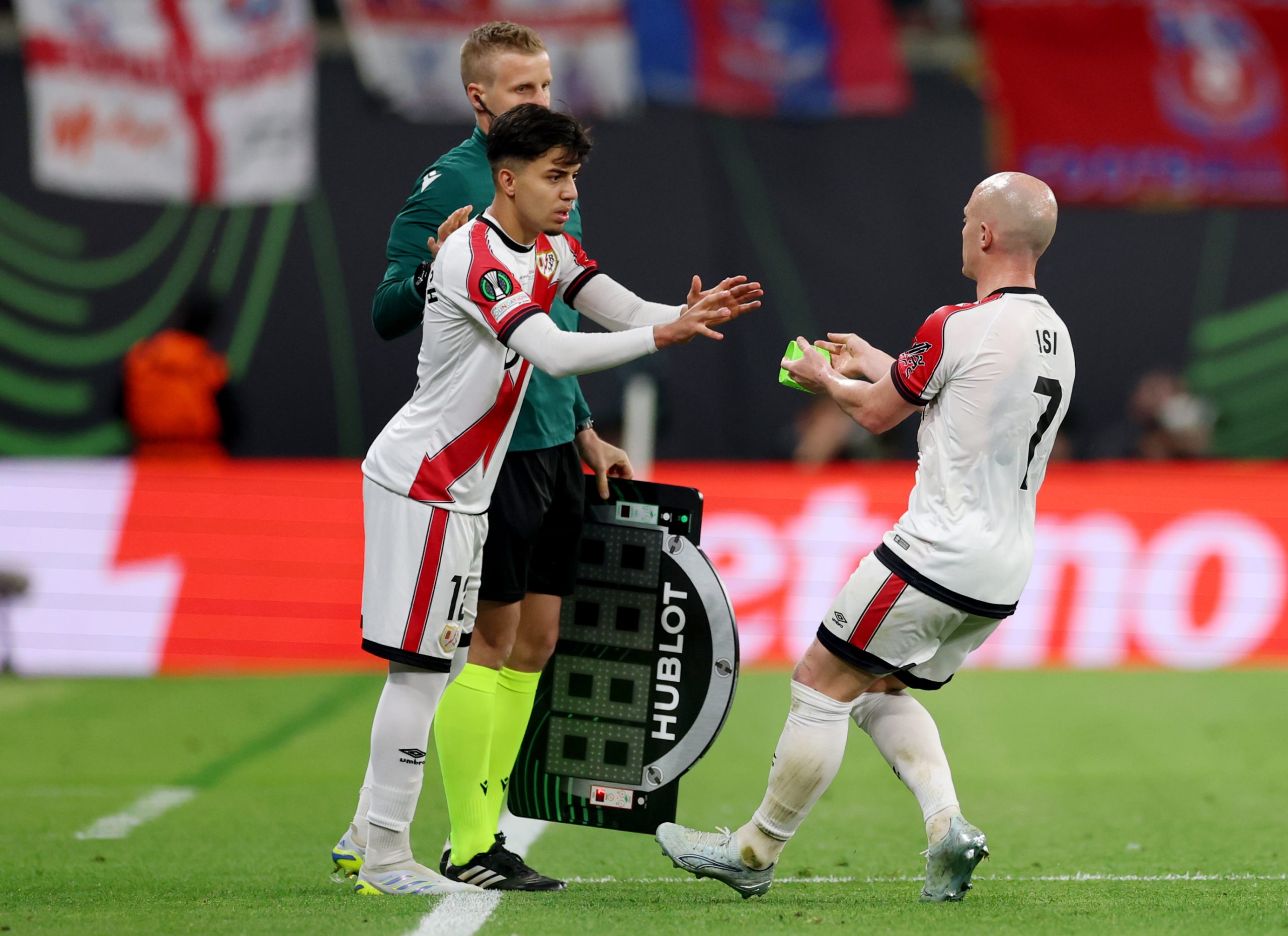 Un Adiós Emocionante: Ilias Akhomach Se Despide del Rayo Vallecano