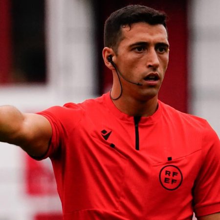 ¡Insólito en Segunda! Un árbitro vasco dirigirá al Sanse-Cultural Leonesa rompiendo barreras históricas