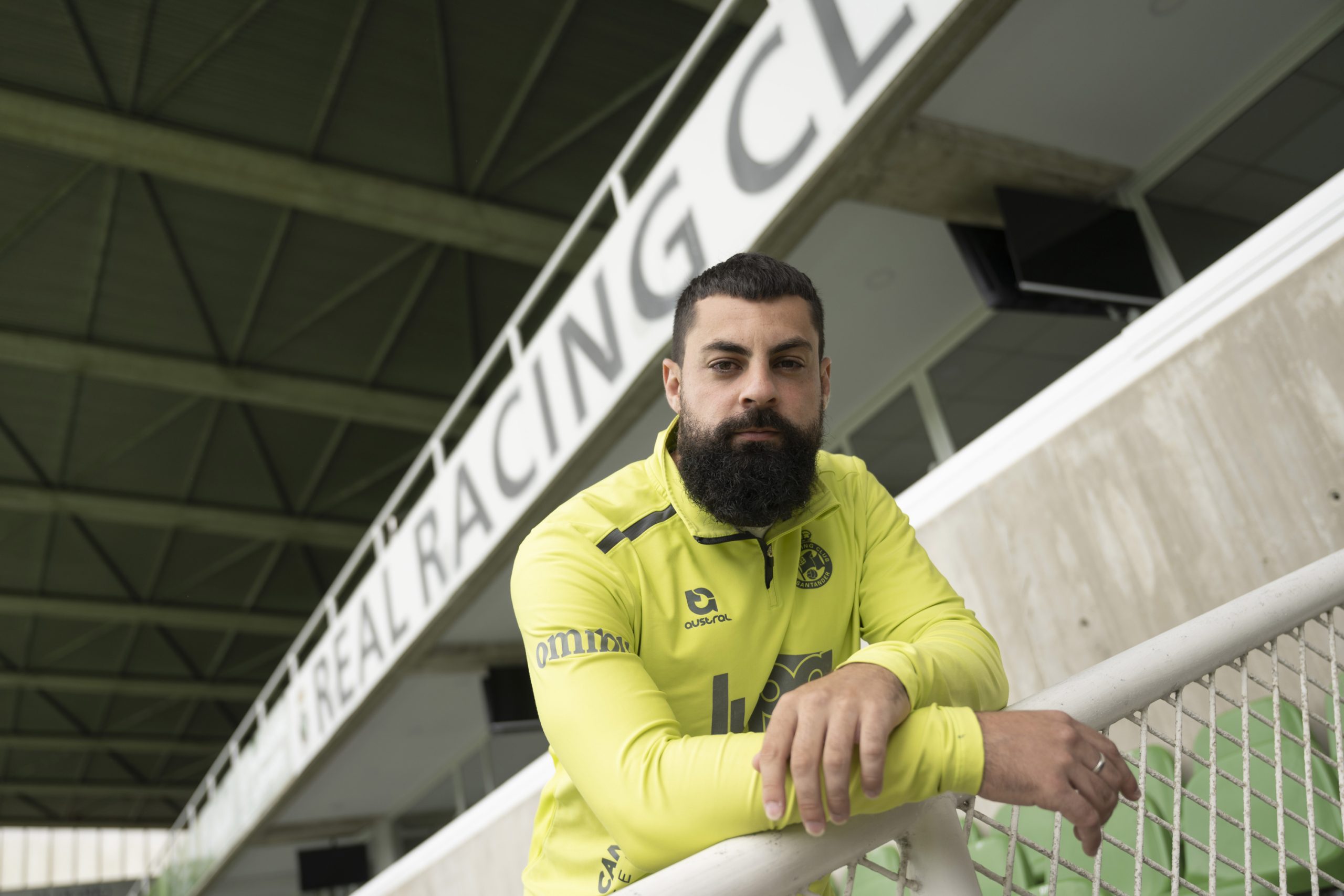¡El Búfalo Vuelve a Casa! Villalibre, Héroe del Ascenso, Sueña con San Mamés