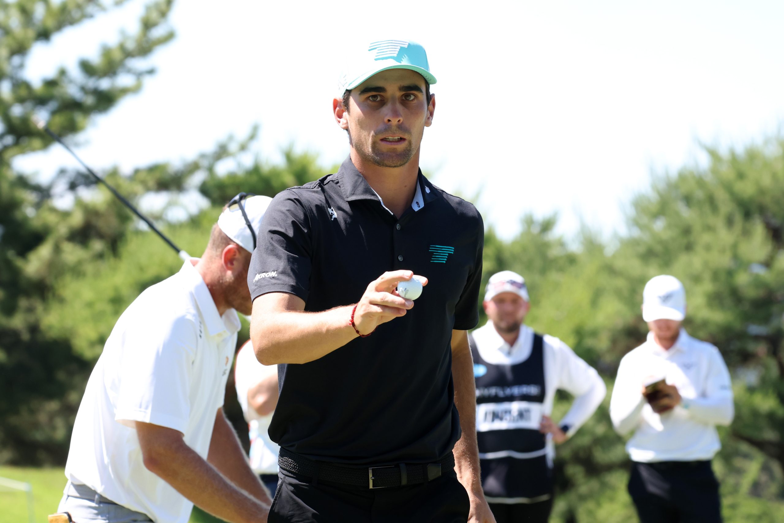 ¡Niemann Conquista Busan en un Final de Infarto! El Chileno se Corona en el LIV Golf tras un Desempate de Infarto