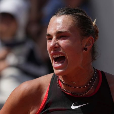 ¡Roland Garros Rompe Moldes! Histórico Duelo Femenino Bajo los Focos Nocturnos
