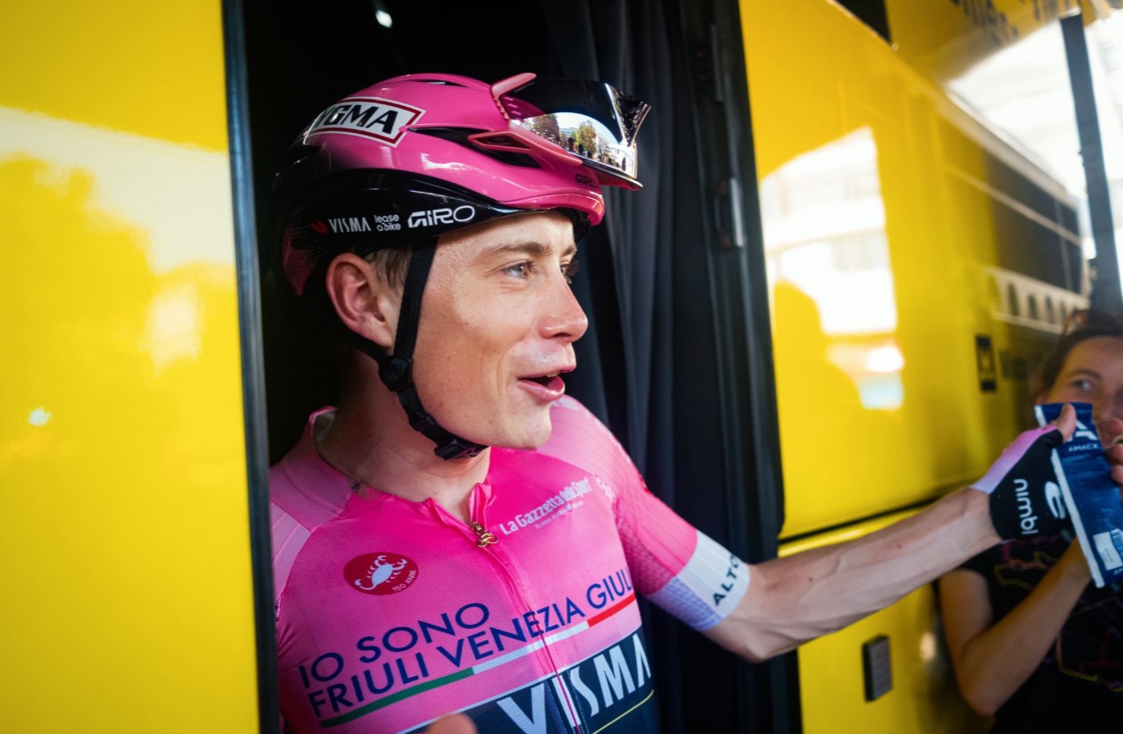 Vingegaard se une al Olimpo del Ciclismo: ¡La Triple Corona es suya antes que Pogacar!