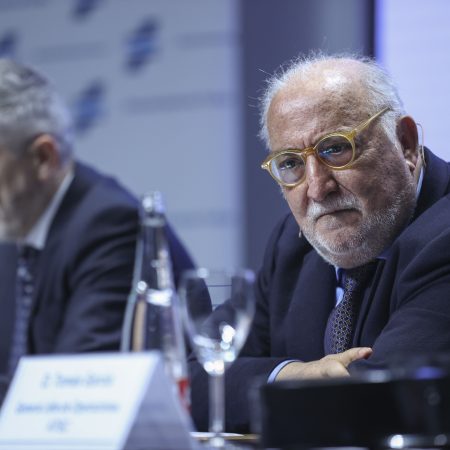 La Baliza V16 Despeja Dudas: ¡Adiós al Miedo a la ‘Supervigilancia’ de la DGT!