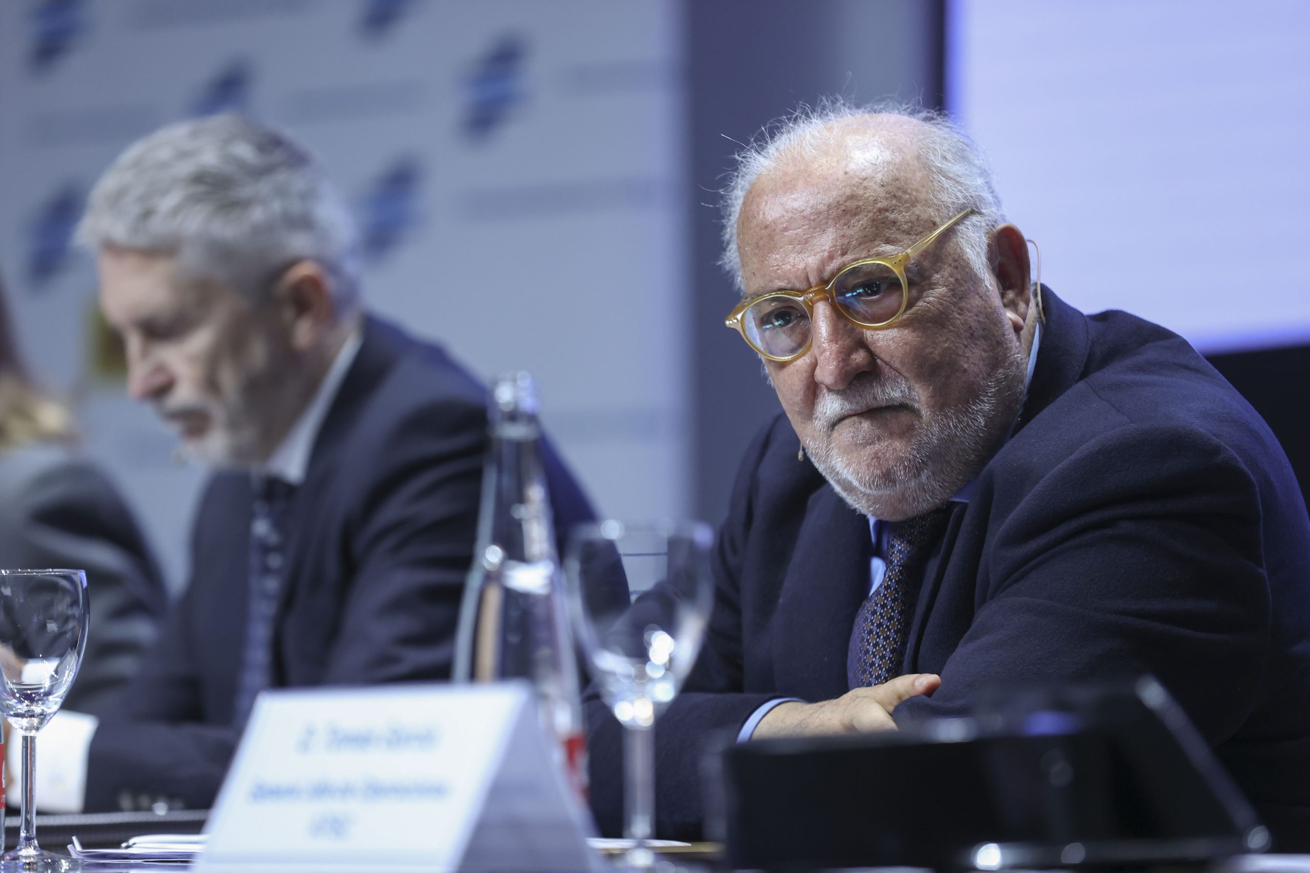 La Baliza V16 Despeja Dudas: ¡Adiós al Miedo a la 'Supervigilancia' de la DGT! La Baliza V16 Despeja Dudas: ¡Adiós al Miedo a la 'Supervigilancia' de la DGT!