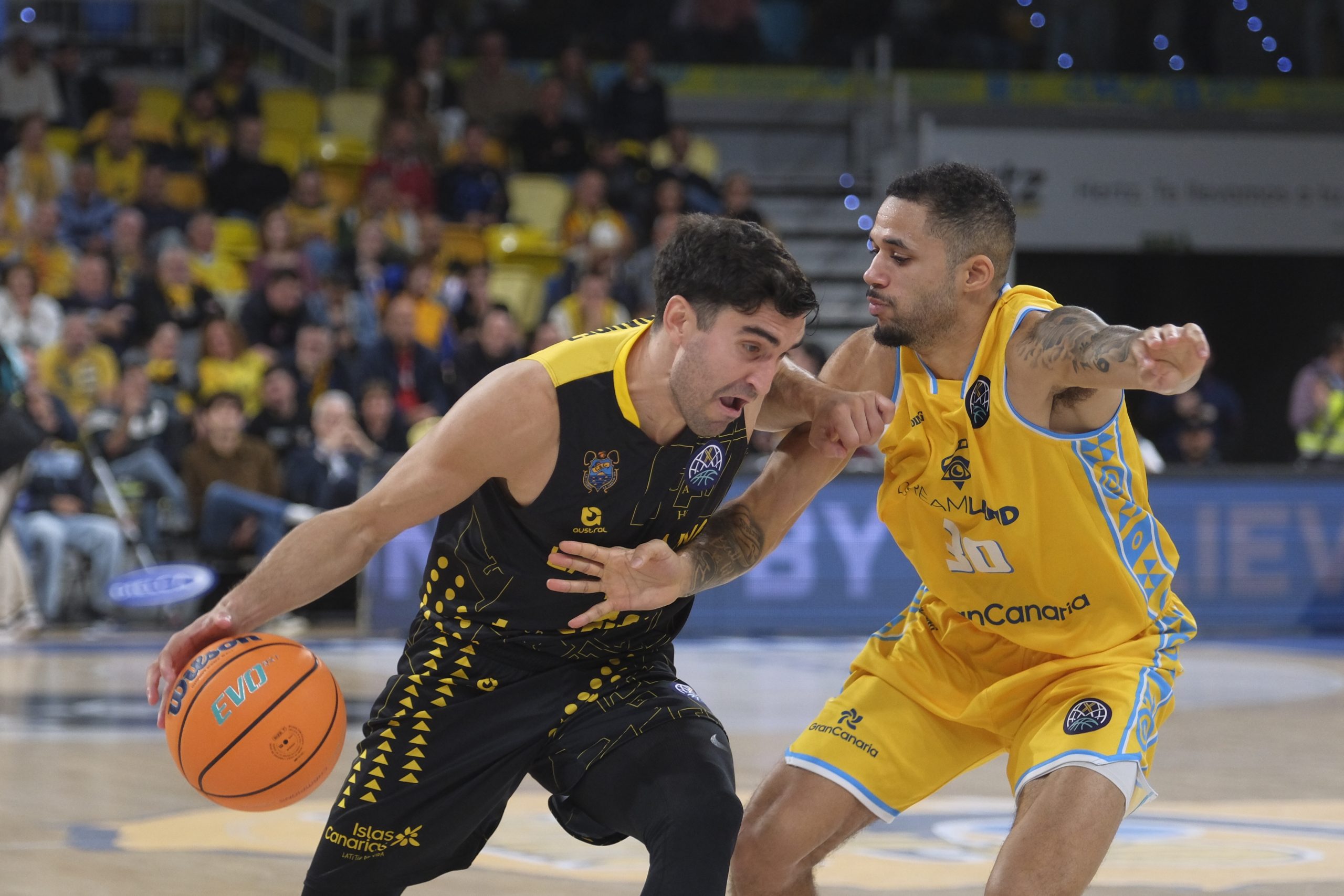 El Canarias se enfrenta a un coloso blanco: ¿Hay sorpresa en el horizonte?