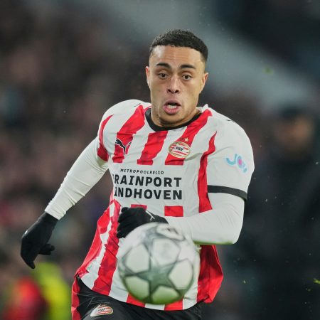 ¡Bombazo en el mercado! Bayern Múnich pone sus ojos en dos estrellas del PSV: Dest y Saibari