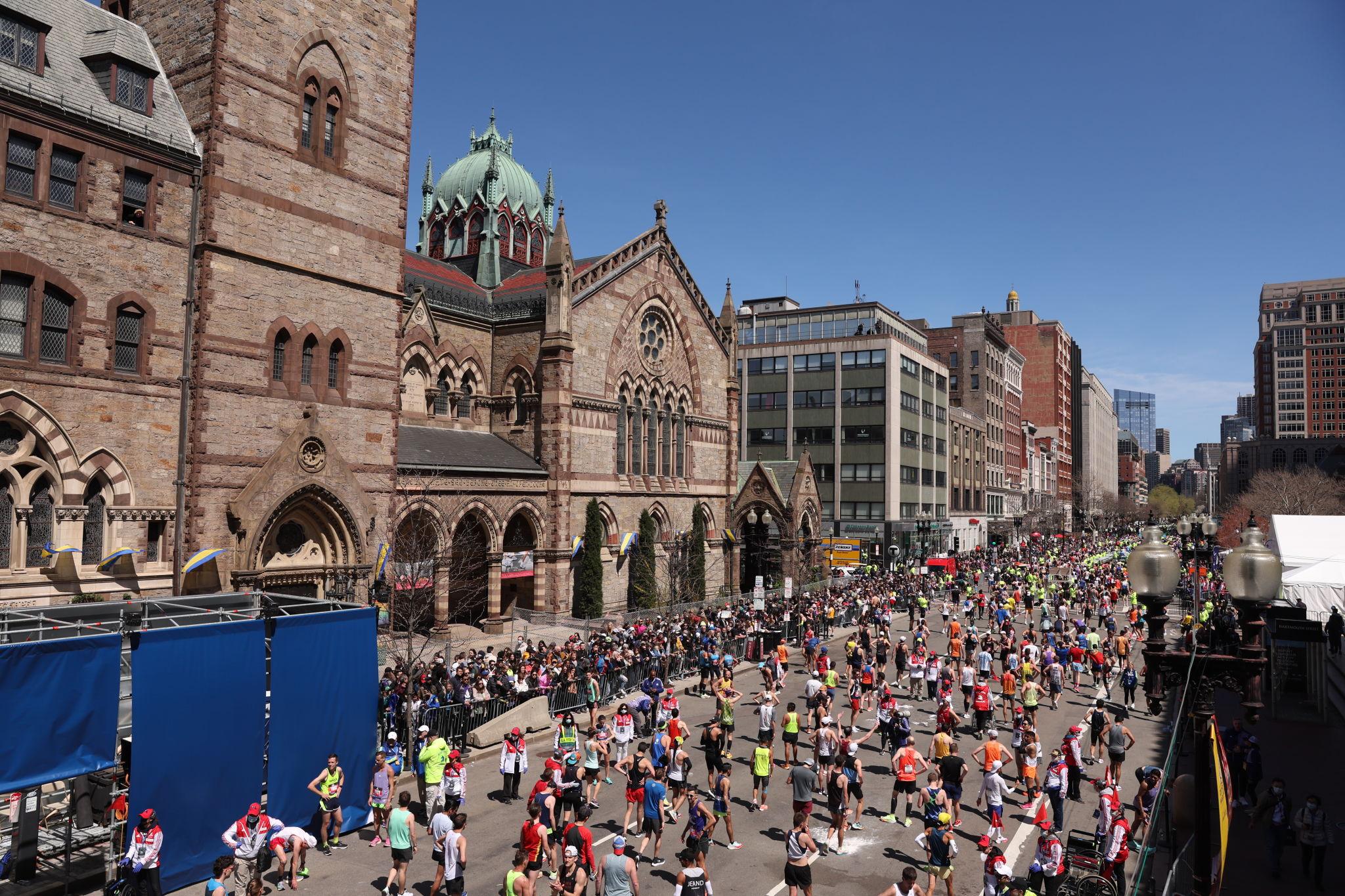 Doble Maratón: ¿Hazaña o Locura? La Ciencia Revela el Costo Oculto de Correr Dos Grandes Carreras en Pocos Días