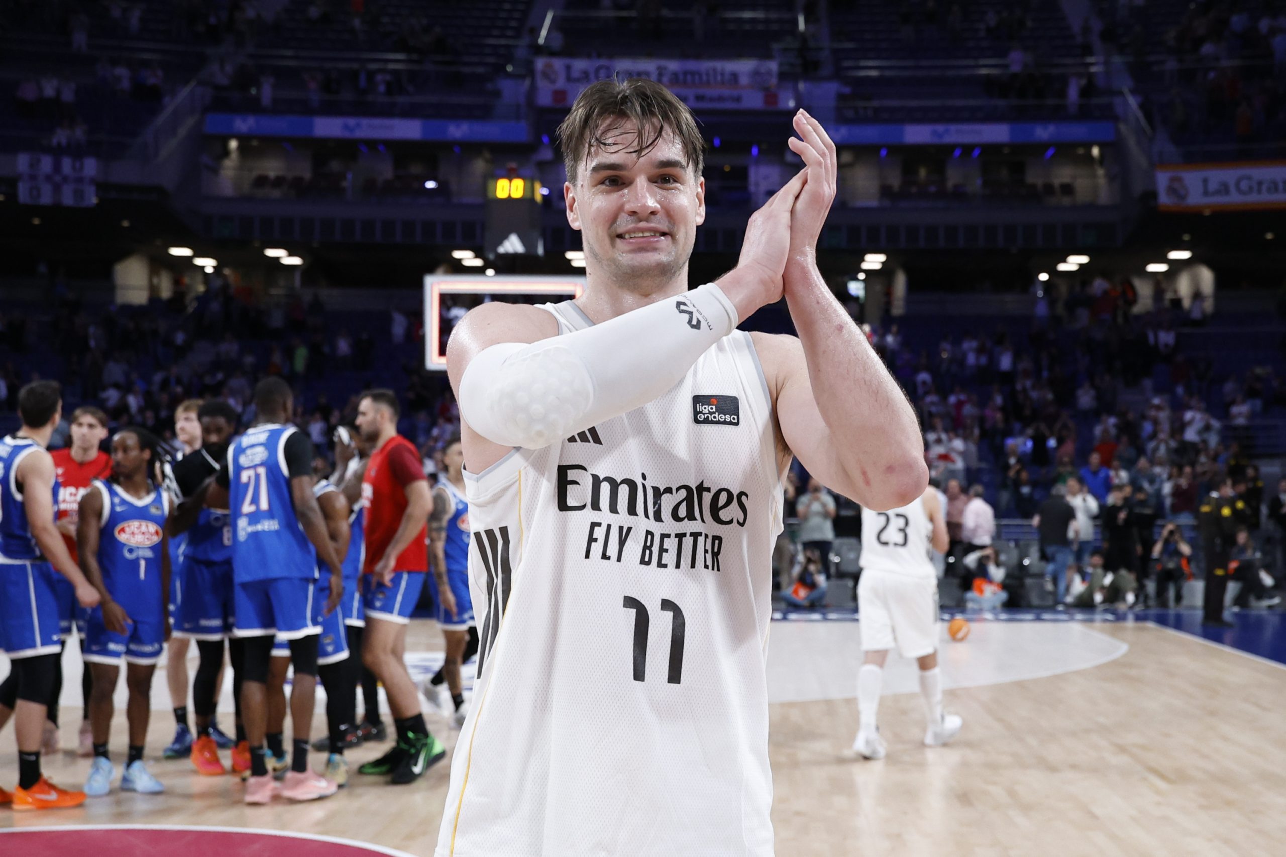 Hezonja: El Rey de la Liga Endesa Corona una Temporada de Ensueño