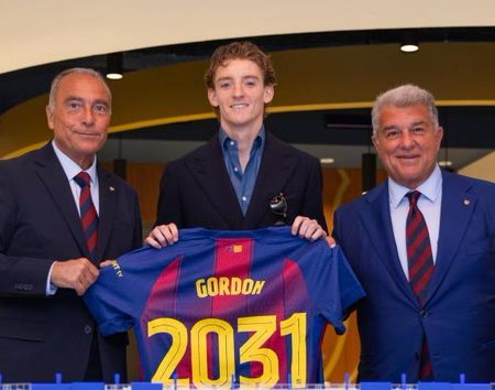 El Mercado de Fichajes se Calienta: ¿Un Nuevo Duelo Barça-Newcastle por la Joya Italiana?