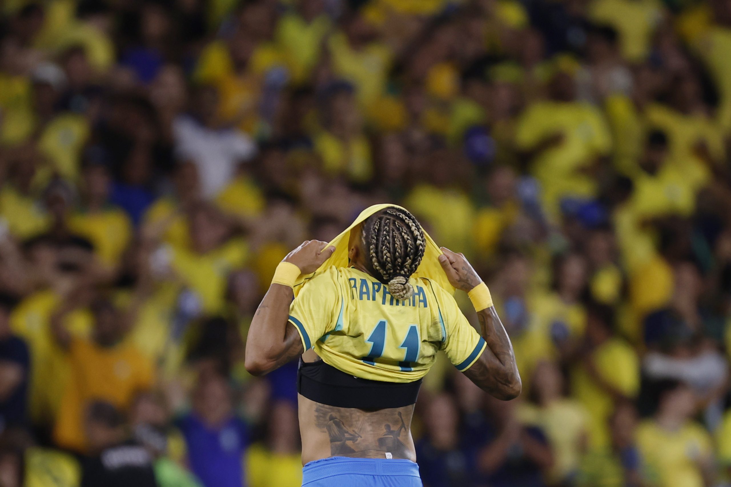Raphinha: El '11' que Redefinió su Juego Bajo la Visión de Flick y Ancelotti