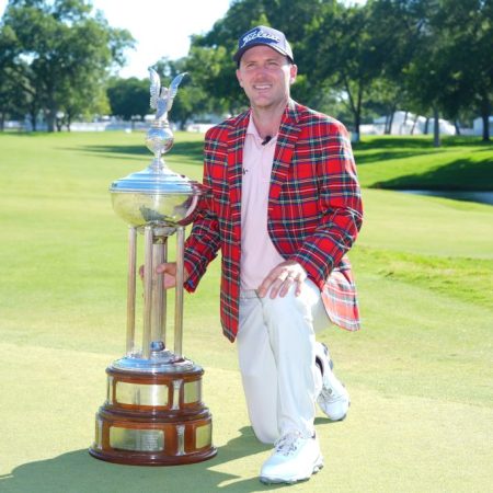 Henley Wins Charles Schwab Title After End of Heart Attack