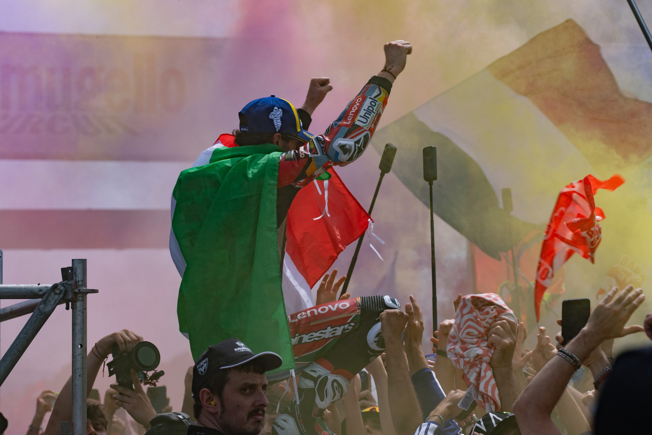 Bagnaia Resurge en Mugello: Un Podio de Bronce y un Corazón de Oro en MotoGP