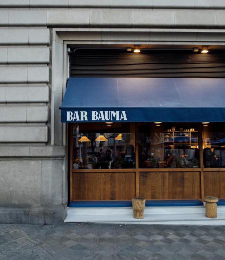Bar Bauma: El Icono Barcelonés que Reinventa su Esencia