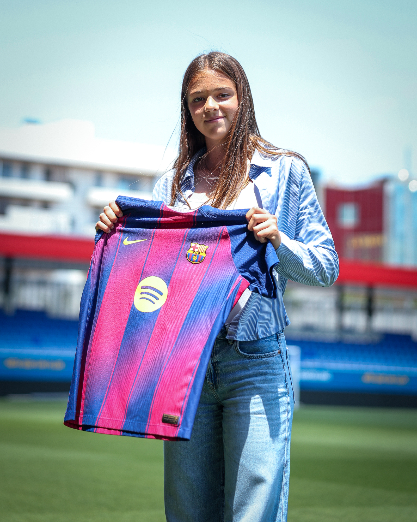 ¡Revolución en el Camp Nou! El Barça Femenino Blindará su Futuro con una Promesa de 16 Años Tras las Salidas Estelares