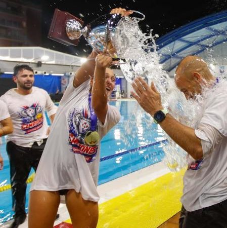 ¡El Assolim Mataró Conquista su Tercera Liga Femenina de Waterpolo en un Final de Infarto!