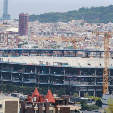 The Camp Nou In The Spotlight! Neighbors Demand Urgent Solutions to the Chaos of Mobility and Civility
