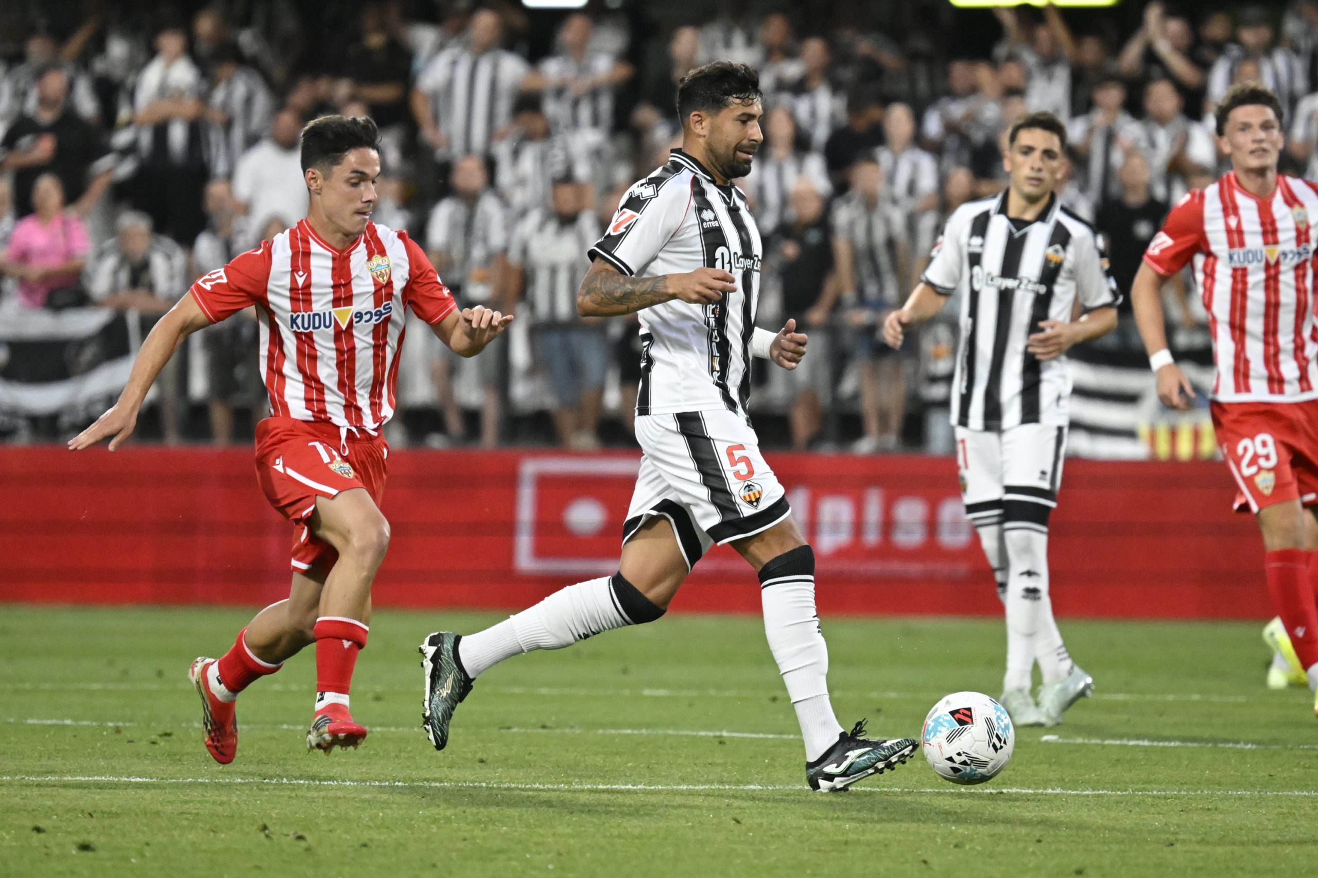 ¡Final de Infarto! Almería y Castellón se la Juegan en un Duelo por el Ascenso que Promete Emoción ¡Final de Infarto! Almería y Castellón se la Juegan en un Duelo por el Ascenso que Promete Emoción