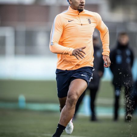 Araujo: La Carrera Contra el Tiempo y la Duda que Sacude a Uruguay Antes del Mundial