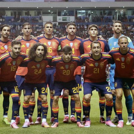 España en la Encrucijada: Un Análisis Profundo de las Piezas Clave de Luis de la Fuente