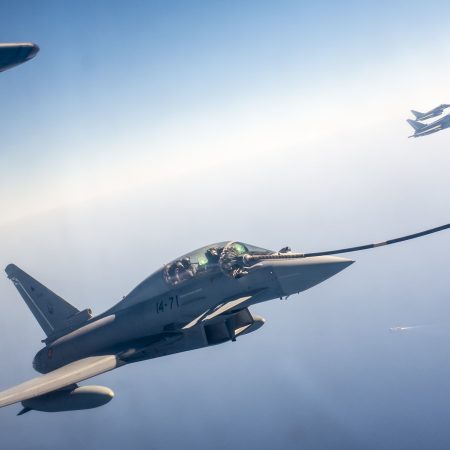 Eurofighter en Vuelo Real se Fusiona con el Universo Virtual: Un Salto Cuántico en el Entrenamiento Aéreo