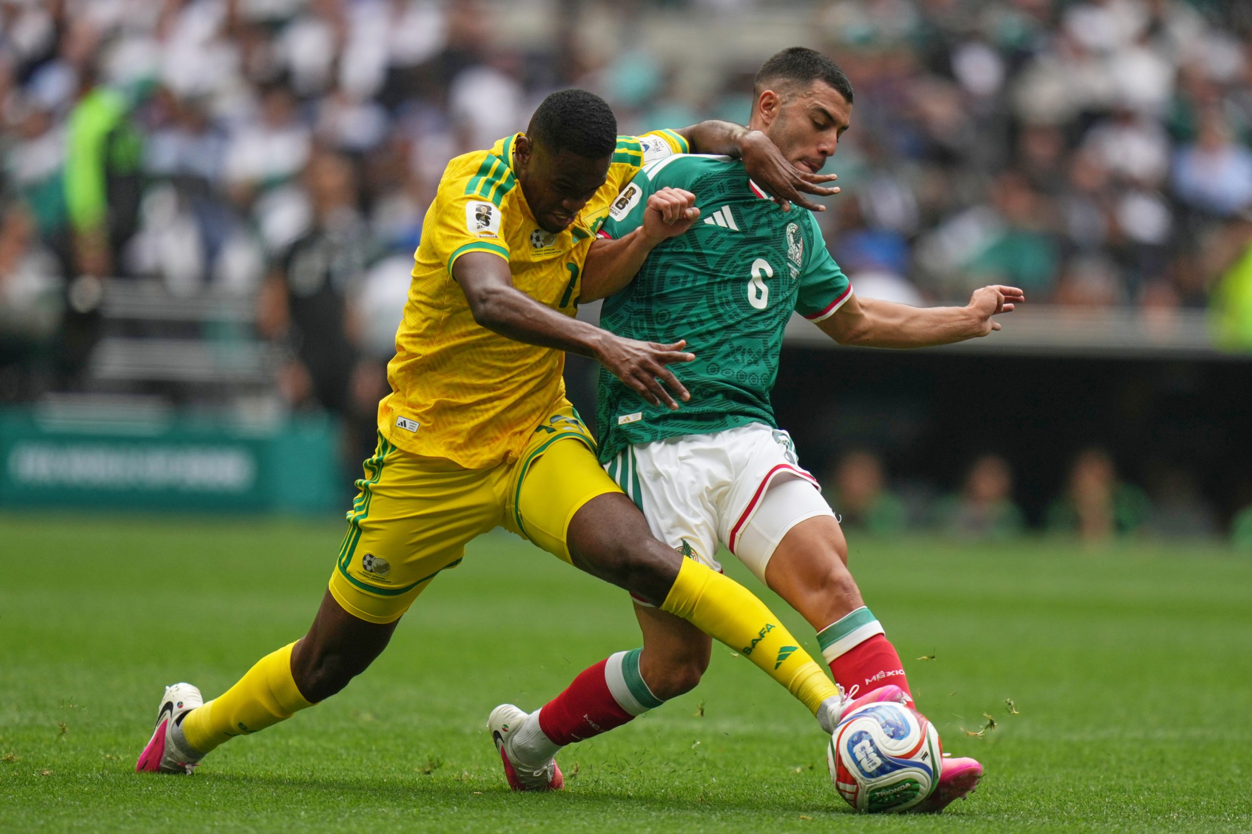 ¡El Tri Despierta Rugiendo en el Azteca!