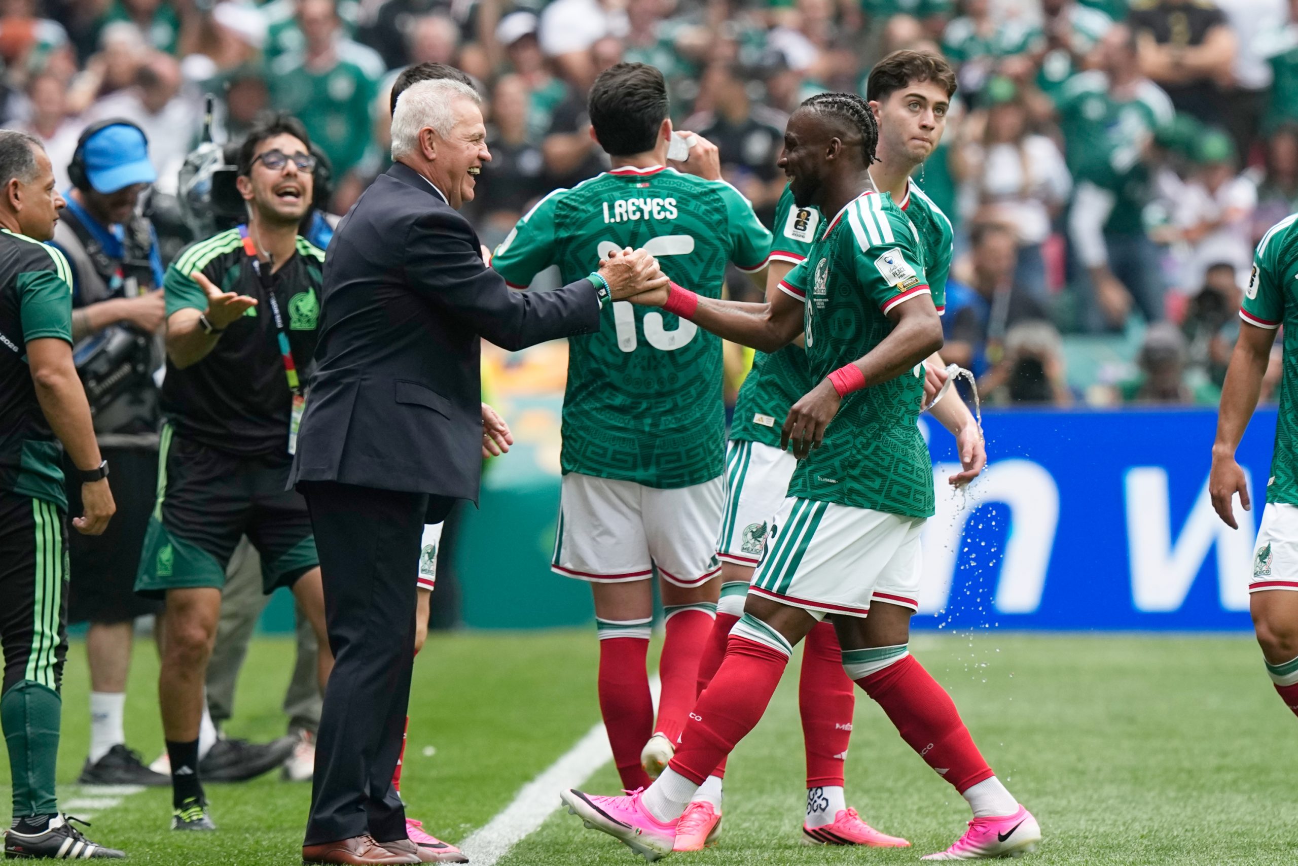 México Despeja Nervios en el Azteca: Triunfo Inaugural con Sabor a Experiencia