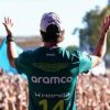 Alonso, Ídolo Mundial: La Pasión Desbordada en Barcelona que Cruza Continentes