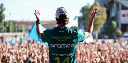 Alonso, Ídolo Mundial: La Pasión Desbordada en Barcelona que Cruza Continentes Alonso, Ídolo Mundial: La Pasión Desbordada en Barcelona que Cruza Continentes