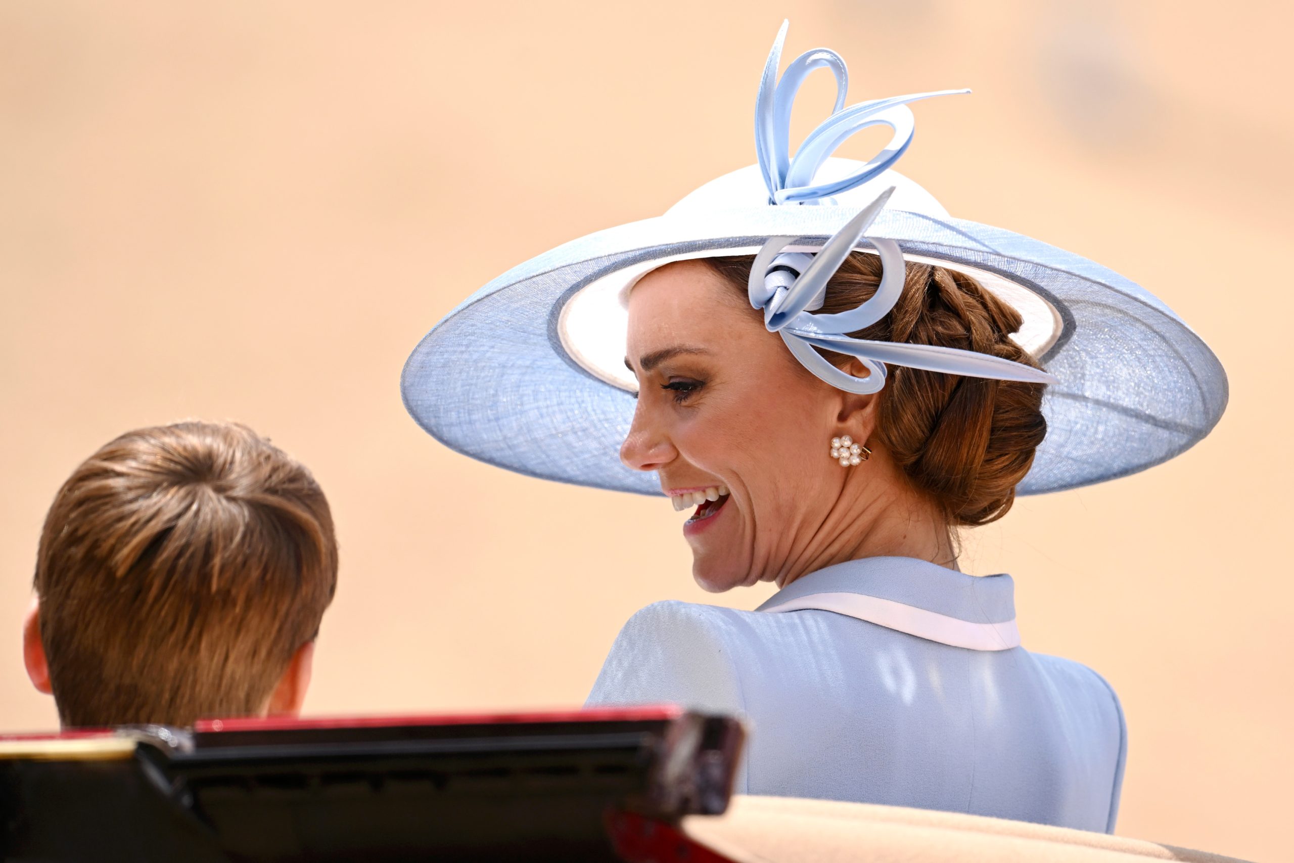 Trooping the Colour 2026: Kate Middleton, la Estrella Inesperada que Roba el Protagonismo al Rey Carlos III