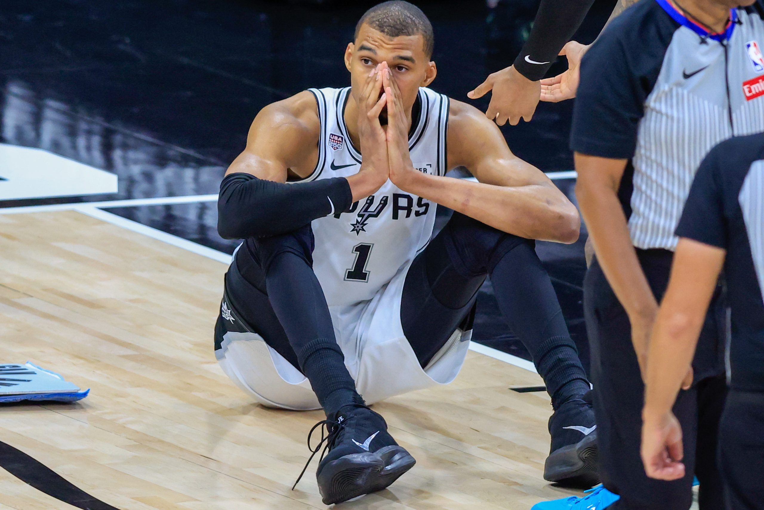 Las Lágrimas de Wemby: Los Spurs Tocan el Cielo y Caen en la Orilla de las Finales NBA