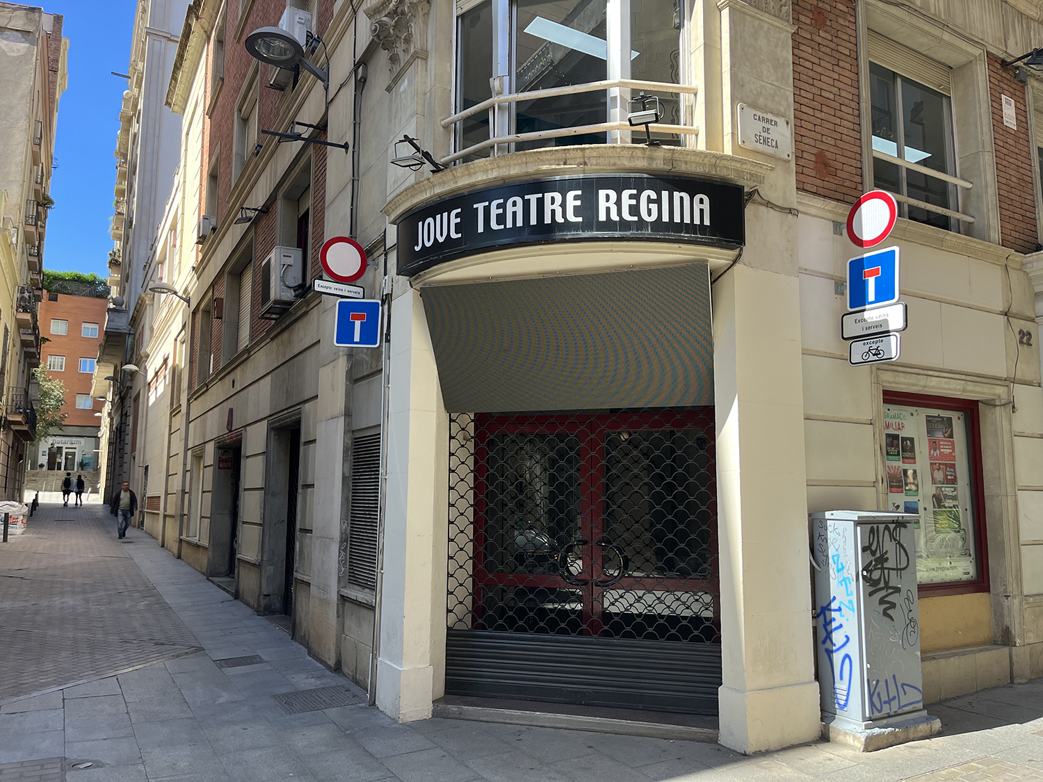 Adiós a un Icono Familiar: El Jove Teatre Regina Cierra Sus Puertas en Barcelona Tras Casi Cuatro Décadas de Magia