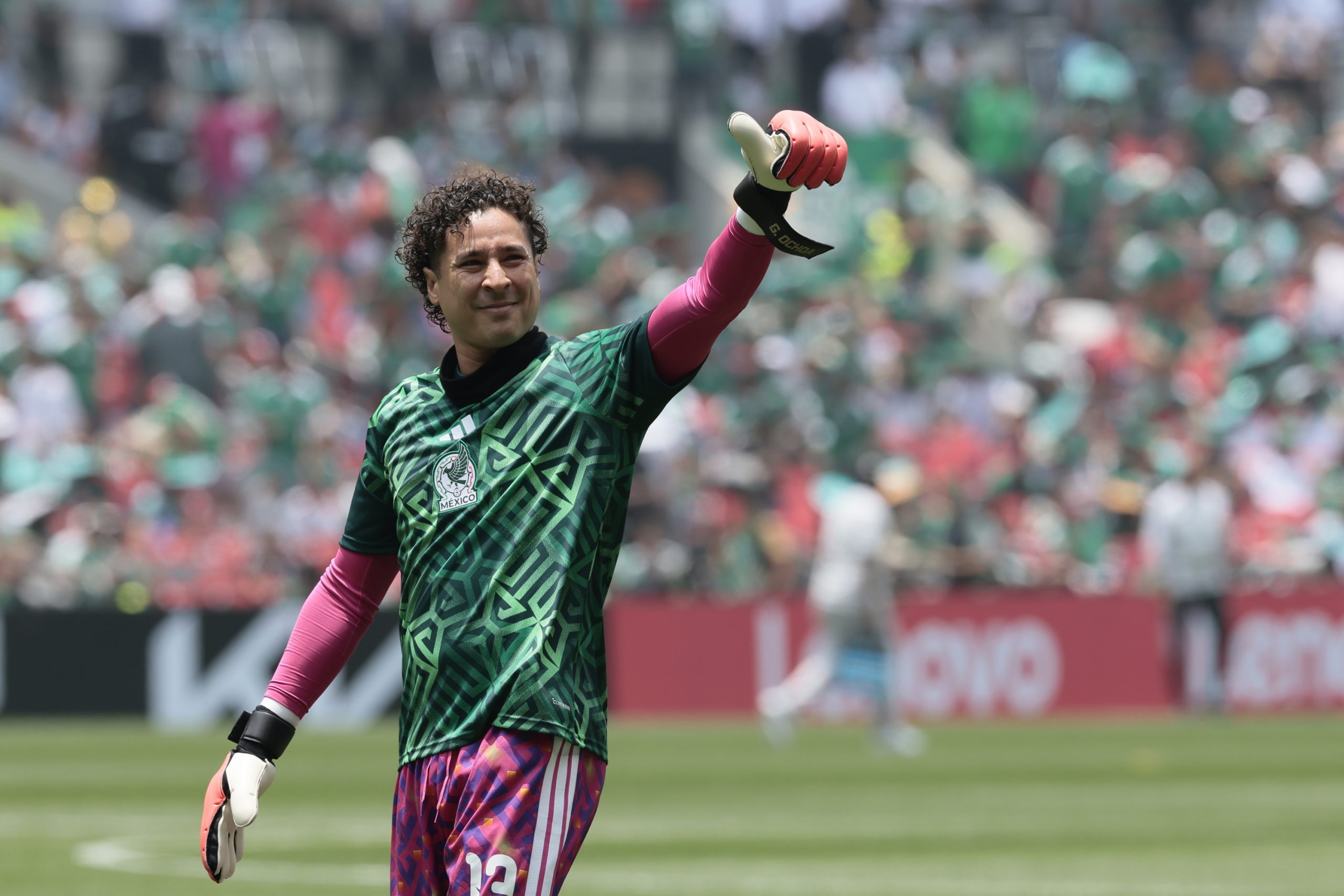 Ochoa: El Guardián que Dijo Adiós al Fútbol con el Corazón Lleno en el Mundial 2026