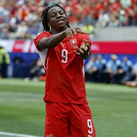 Suiza Deslumbra: Yakin Celebra Goleada y Estrategia Perfecta ante Bosnia