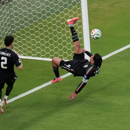 Mundial 2026: La chilena salvadora de Edson Álvarez que paralizó a México